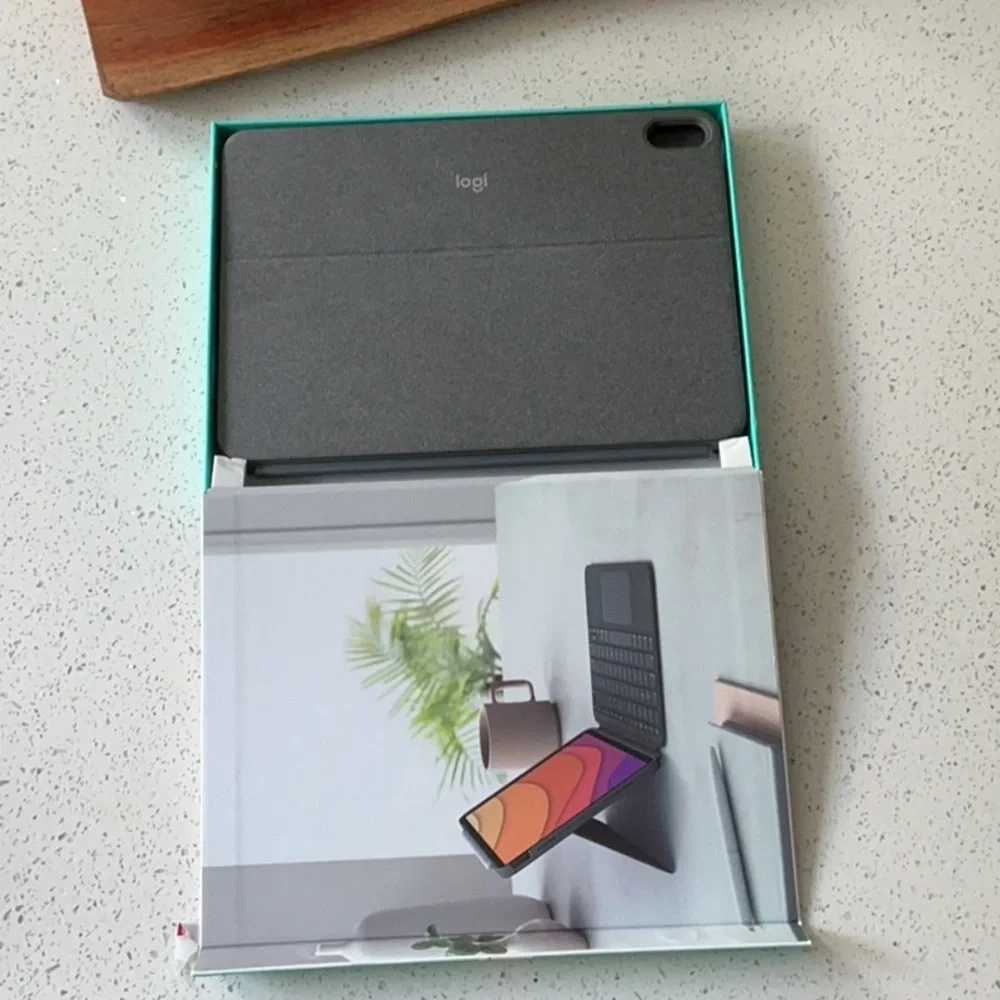 Logitech Gray Tablet Keyboard Combo Touch